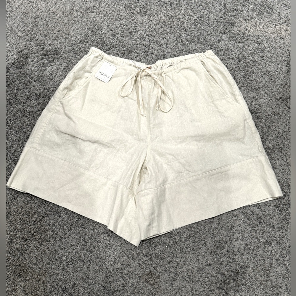 Free People Nilla Crème Recycled shorts. NWT!